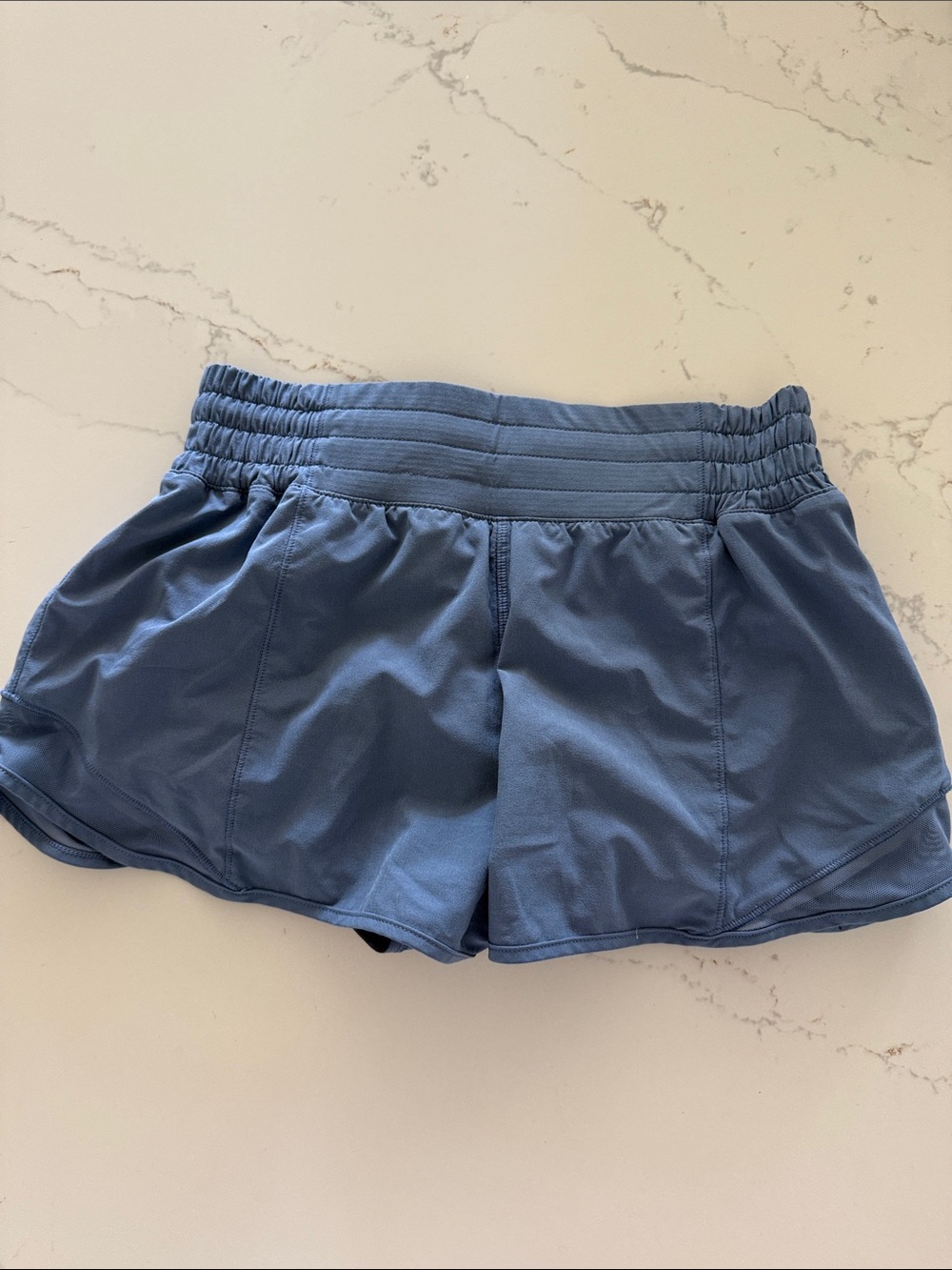 Lululemon Hotty Hot 2.5” High rise Size 4